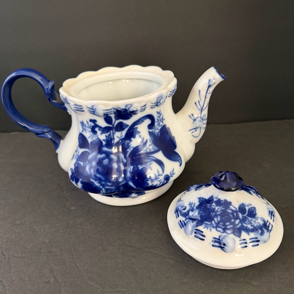 Blue & White Floral Ceramic Teapot - Picture 6 of 16